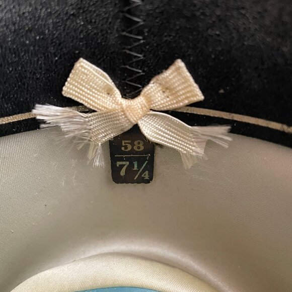 STETSON Men STETSON COWBOY HAT, VINTAGE, BLACK, FELT, LEATHER BAND WITH FEATHER, 3 1/2\